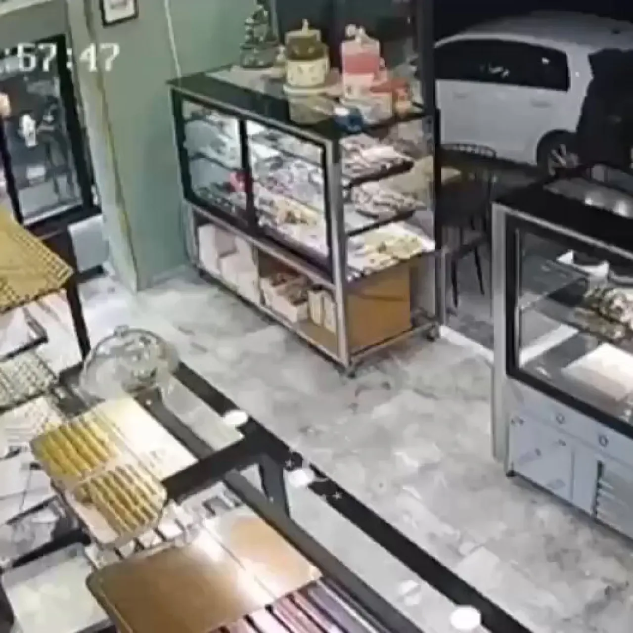 Manisa'da Fırından SMA Hastası Çocuk İçin Bağış Kutusu Çalındı Manisa'da Fırından SMA Hastası Çocuk İçin Bağış Kutusu Çalındı