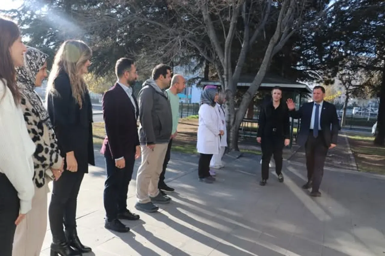Kayseri Gençlik ve Spor İl Müdürü Kabakcı, Gençlik Merkezlerinde İnceleme ve Değerlendirme Toplantısı Gerçekleştirdi Kayseri Gençlik ve Spor İl Müdürü Kabakcı, Gençlik Merkezlerinde İnceleme ve Değerlendirme Toplantısı Gerçekleştirdi