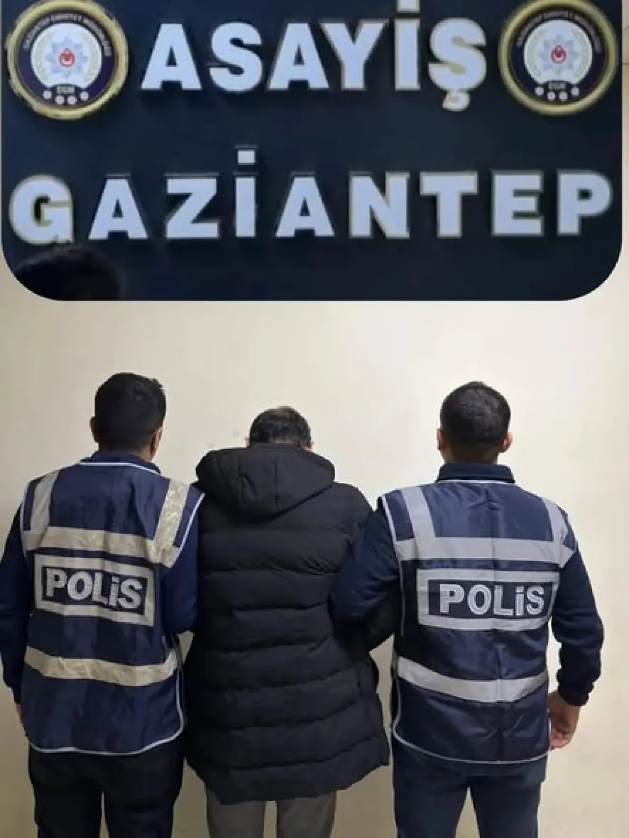 Gaziantep'te Uyuşturucu Ticareti ve Kasten Yaralama Suçlarından 2 Şüpheli Yakalandı Gaziantep'te Uyuşturucu Ticareti ve Kasten Yaralama Suçlarından 2 Şüpheli Yakalandı