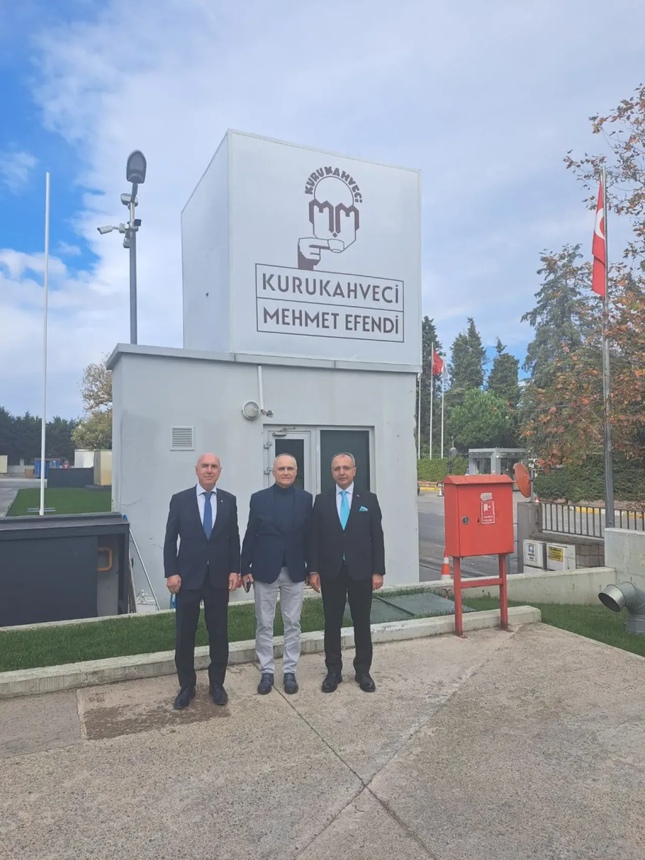 Ümraniye Kaymakamı Yüksel Çelik, Kurukahveci Mehmet Efendi'yi Ziyaret Etti Ümraniye Kaymakamı Yüksel Çelik, Kurukahveci Mehmet Efendi'yi Ziyaret Etti