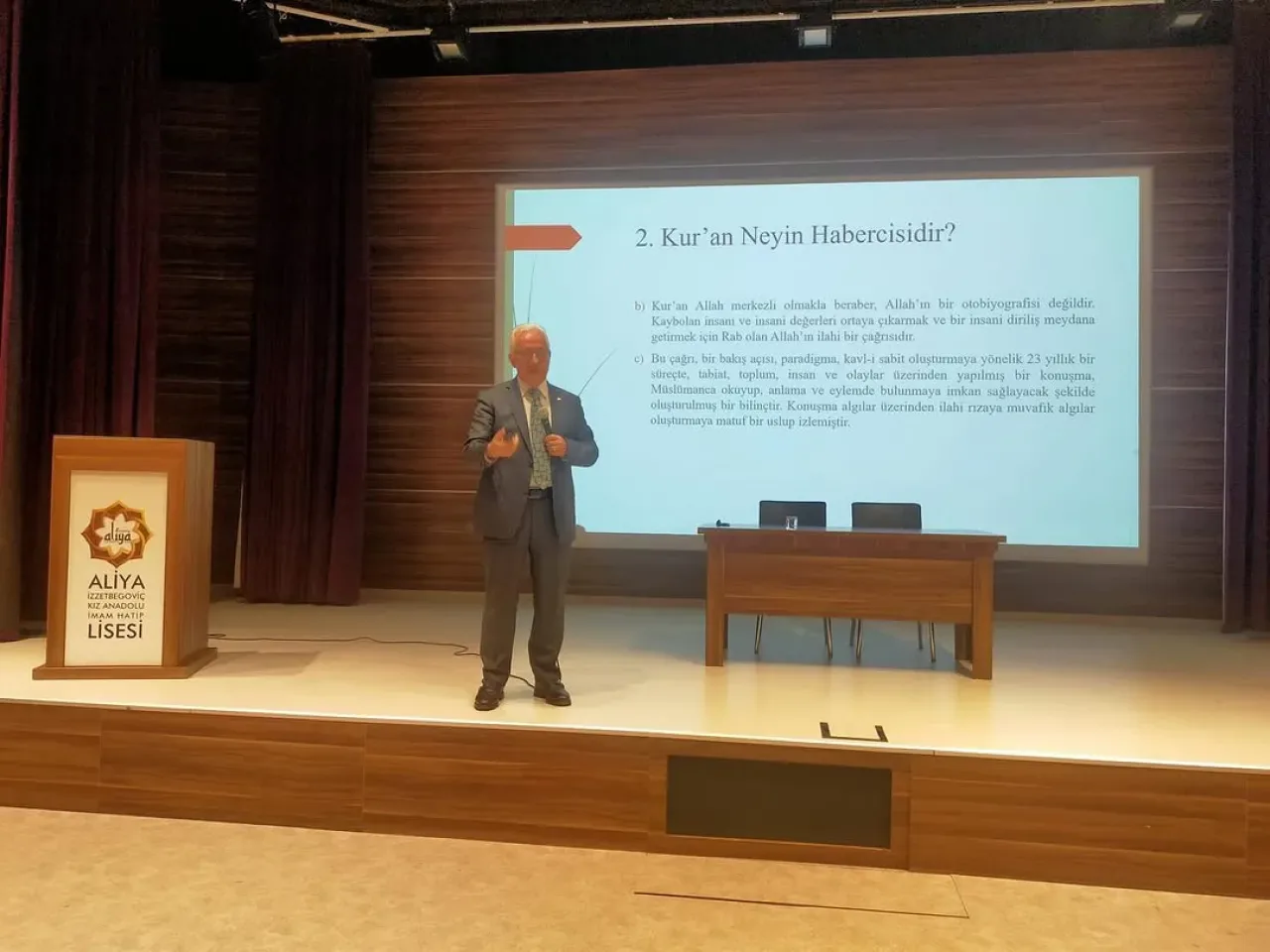 Bayrampaşa'da Din Öğretmenlerine Prof. Dr. Yaşar Düzenli Semineri Bayrampaşa'da Din Öğretmenlerine Prof. Dr. Yaşar Düzenli Semineri