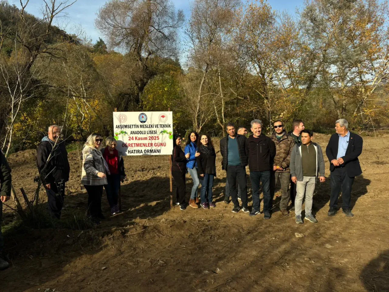 Mustafakemalpaşa'da Emekli Öğretmenler Onurlandırıldı Mustafakemalpaşa'da Emekli Öğretmenler Onurlandırıldı