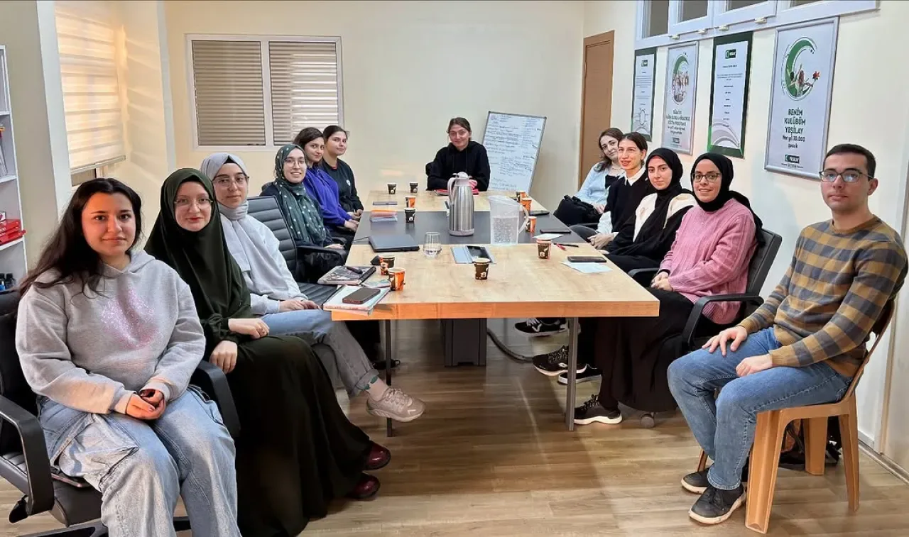 Yeşilay Beykoz, İşitme Engelliler İçin İşaret Dili Kursu Düzenliyor Yeşilay Beykoz, İşitme Engelliler İçin İşaret Dili Kursu Düzenliyor