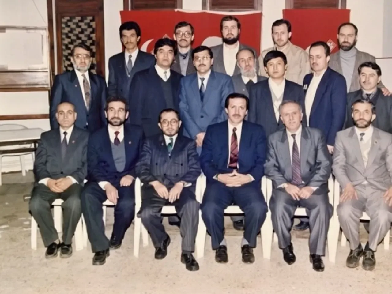 Beykoz Belediye Başkanı Murat Aydın'ın 90'lı Yıllardaki Fotoğrafları Yapay Zeka ile Konuşturuldu Beykoz Belediye Başkanı Murat Aydın'ın 90'lı Yıllardaki Fotoğrafları Yapay Zeka ile Konuşturuldu