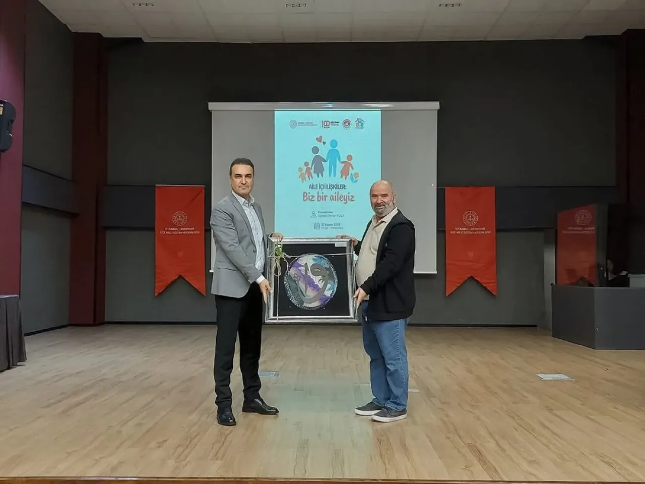Esenyurt'ta Okul Aile Birliği Başkanlarına "Aile İçi İlişkiler" Semineri Esenyurt'ta Okul Aile Birliği Başkanlarına "Aile İçi İlişkiler" Semineri