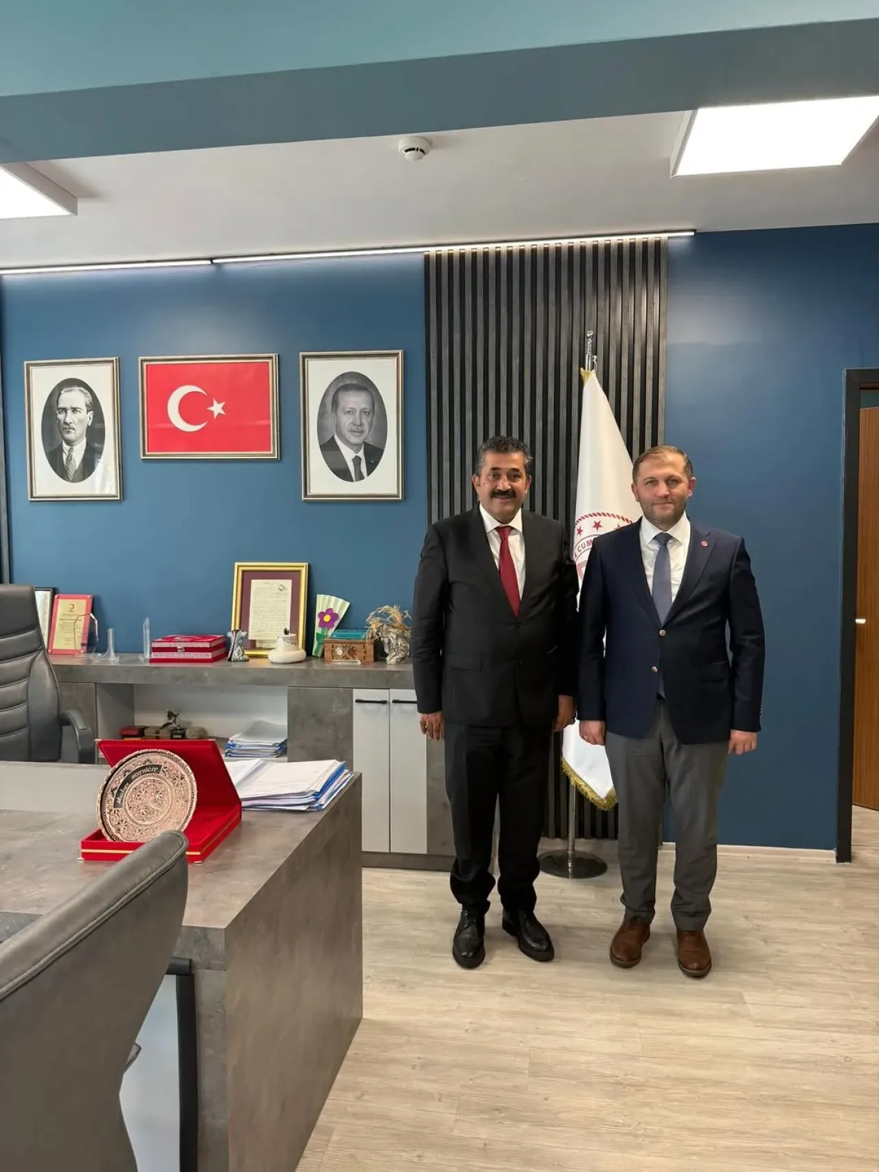 Saadet Partisi Kâğıthane İlçe Başkanı, Öğretmenler Günü'nde İlçe Milli Eğitim Müdürü'nü Ziyaret Etti Saadet Partisi Kâğıthane İlçe Başkanı, Öğretmenler Günü'nde İlçe Milli Eğitim Müdürü'nü Ziyaret Etti