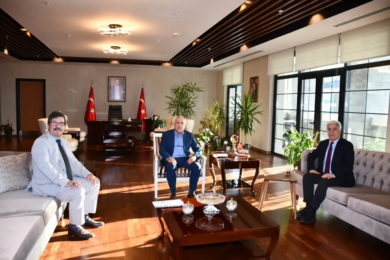 Medyabir Ajans Koordinatörleri Çekmeköy Kaymakamı'nı Ziyaret Etti Medyabir Ajans Koordinatörleri Çekmeköy Kaymakamı'nı Ziyaret Etti