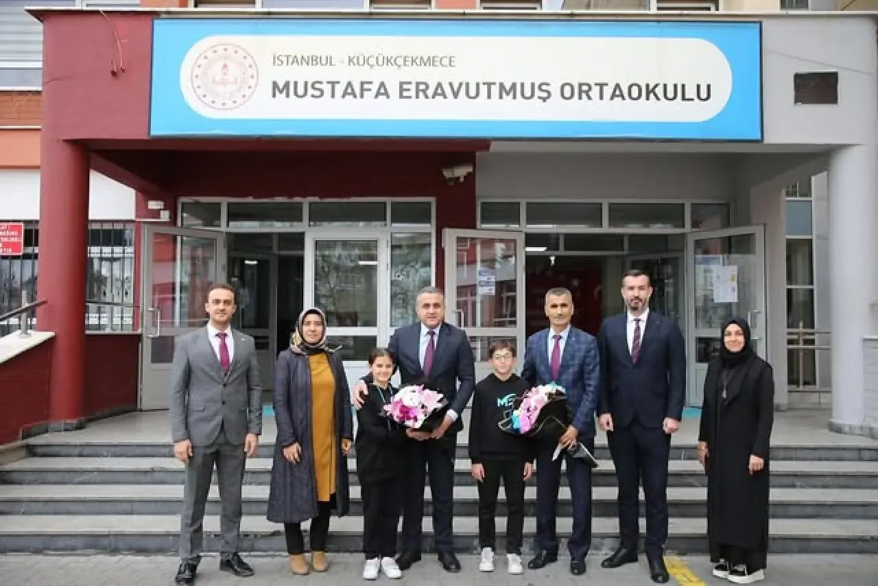 Küçükçekmece Kaymakamı Mustafa ANTEPLİOĞLU Okul Ziyaretlerine Başladı Küçükçekmece Kaymakamı Mustafa ANTEPLİOĞLU Okul Ziyaretlerine Başladı