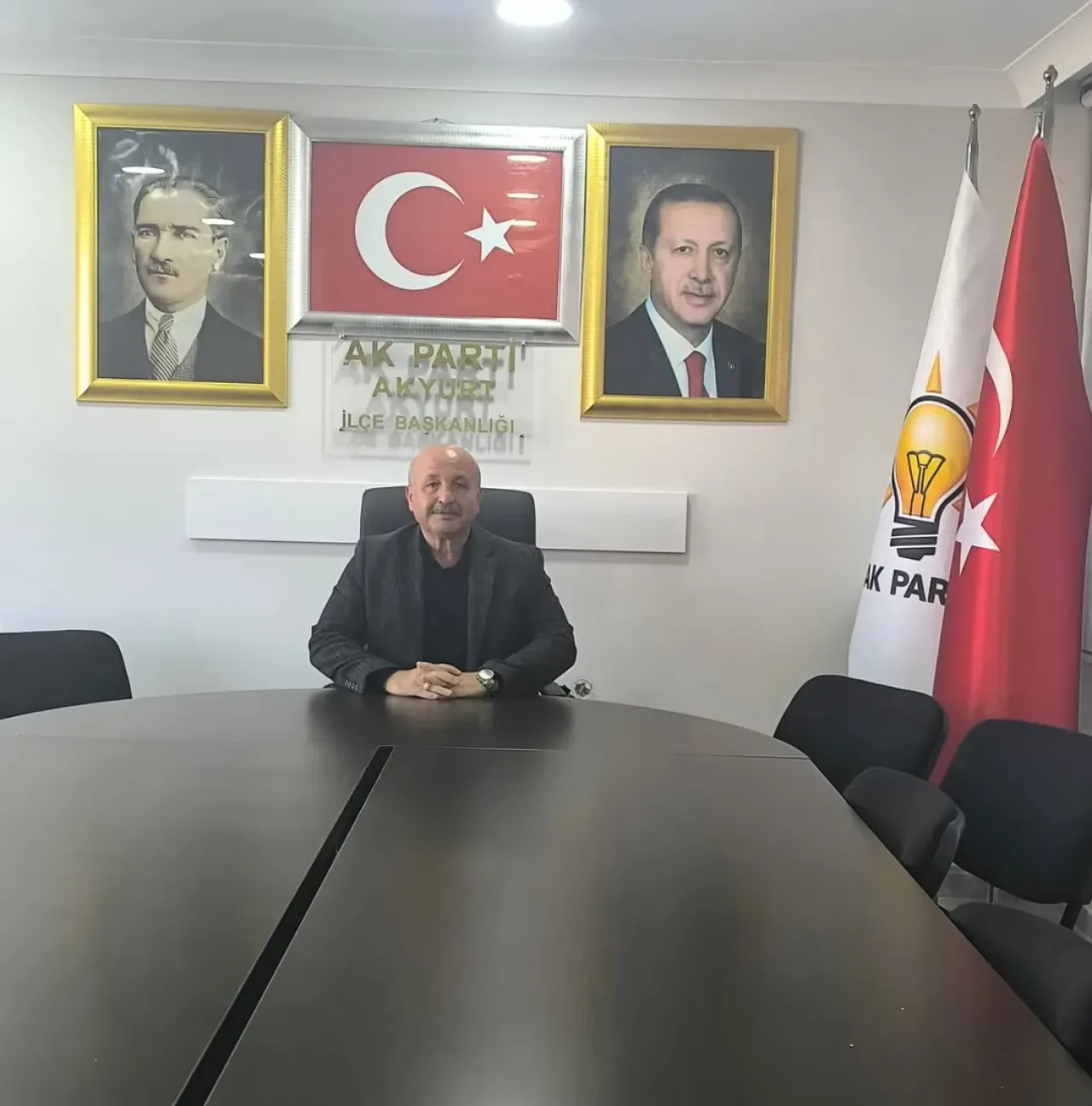 Akyurt AK Parti İlçe Başkanlığı'nda Nöbetçi Siyasi ve Hukuki İşler Başkanı Tuncay Karakoç Görevde Akyurt AK Parti İlçe Başkanlığı'nda Nöbetçi Siyasi ve Hukuki İşler Başkanı Tuncay Karakoç Görevde