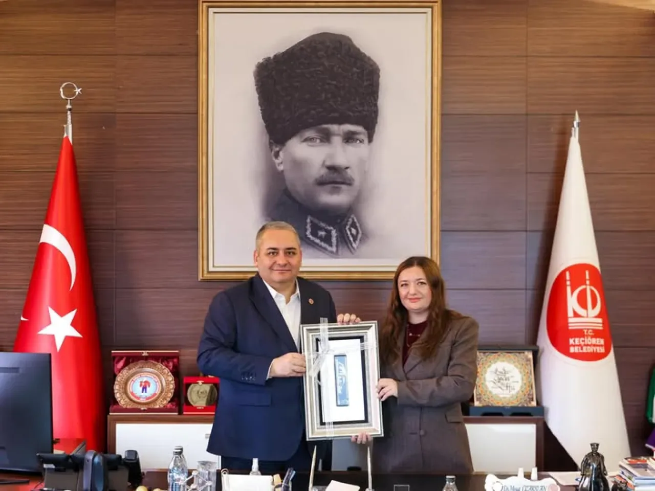 CHP Keçiören Belediye Başkan Adayı Mesut Özarslan, Evciler Belediye Başkanı Berrin Uğurlu'yu Ağırladı CHP Keçiören Belediye Başkan Adayı Mesut Özarslan, Evciler Belediye Başkanı Berrin Uğurlu'yu Ağırladı