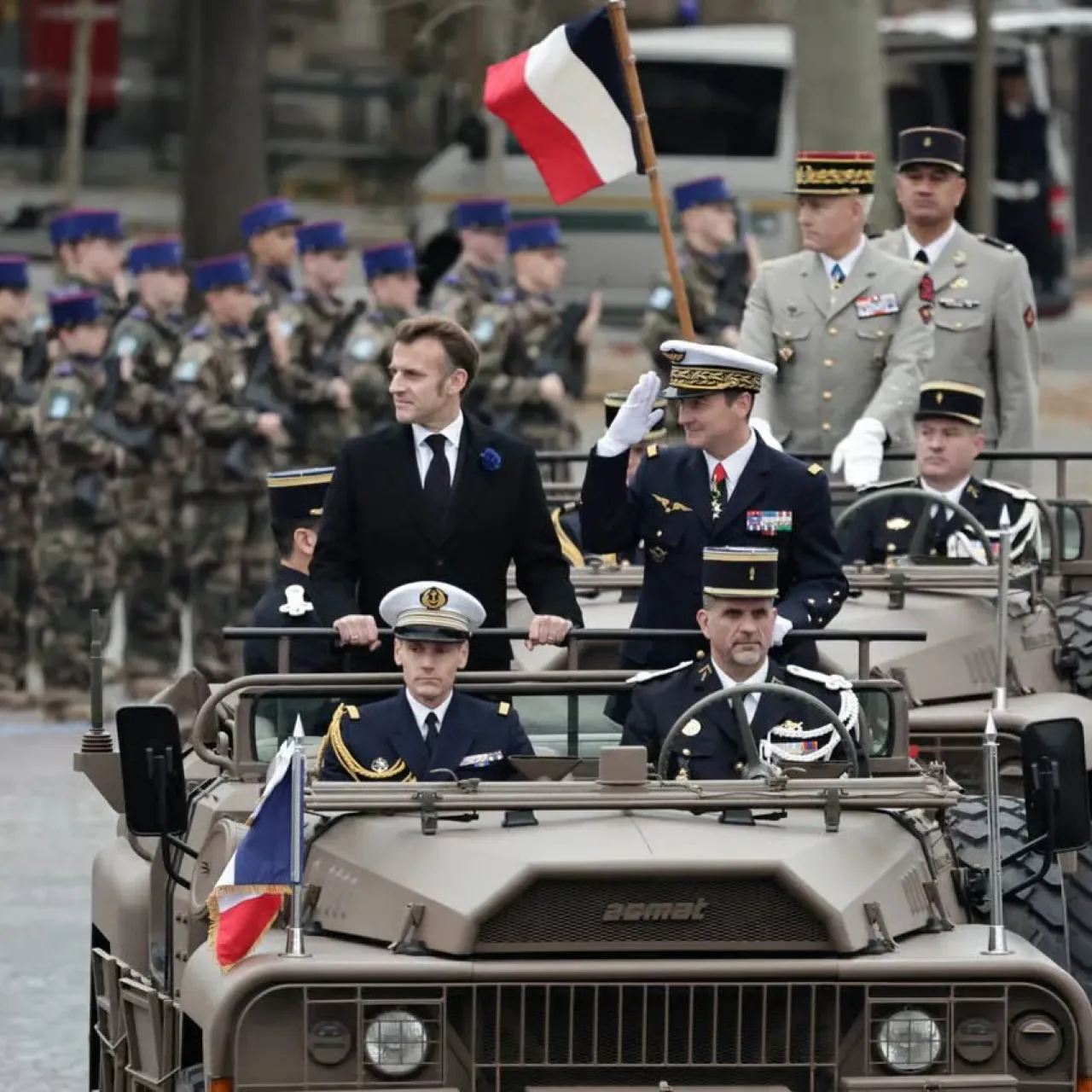 Fransa Cumhurbaşkanı Macron, Gönüllü Askerlik ve Ulusal Seferberlik Çağrısında Bulundu Fransa Cumhurbaşkanı Macron, Gönüllü Askerlik ve Ulusal Seferberlik Çağrısında Bulundu