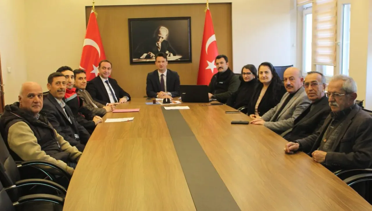 Keles'te Sosyal Yardım Vakfı Mütevelli Heyeti Toplantısı Gerçekleştirildi Keles'te Sosyal Yardım Vakfı Mütevelli Heyeti Toplantısı Gerçekleştirildi