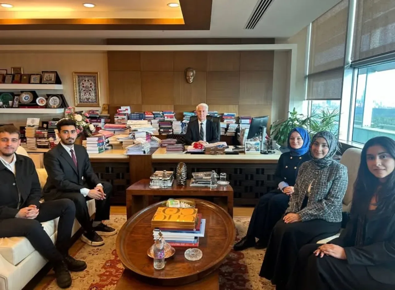 Ankara Bilim Üniversitesi Öğrencileri Anayasa Mahkemesi Başkanvekili'ni Ziyaret Etti Ankara Bilim Üniversitesi Öğrencileri Anayasa Mahkemesi Başkanvekili'ni Ziyaret Etti