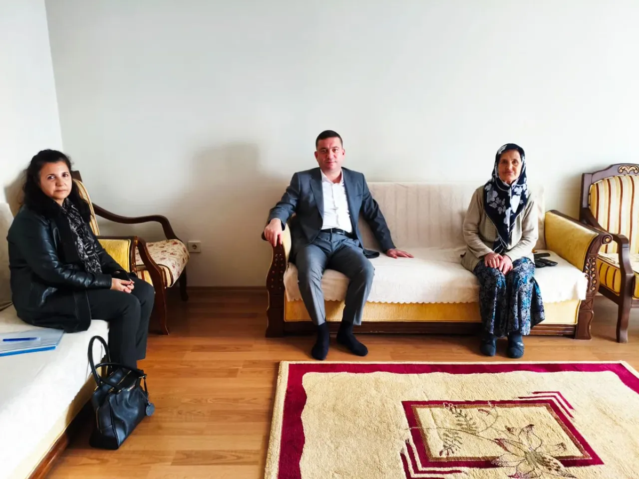 Silivri Kaymakamı Tolga Togan, Ailemiz İstanbul Projesi Kapsamında Hane Ziyaretleri Gerçekleştirdi Silivri Kaymakamı Tolga Togan, Ailemiz İstanbul Projesi Kapsamında Hane Ziyaretleri Gerçekleştirdi