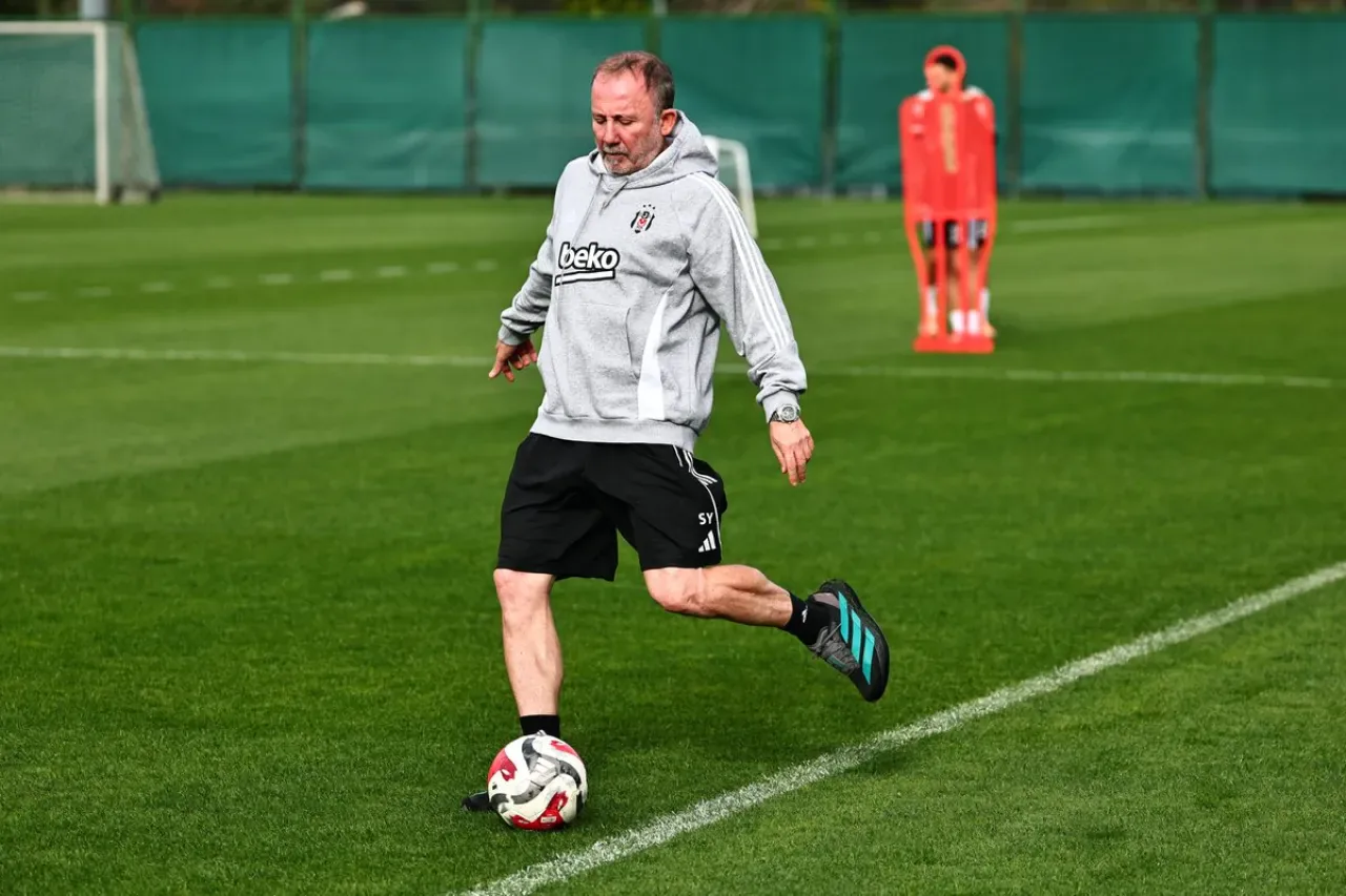 Beşiktaş Spor Kulübü'nde Sezon Hazırlıkları Tüm Hızıyla Devam Ediyor Beşiktaş Spor Kulübü'nde Sezon Hazırlıkları Tüm Hızıyla Devam Ediyor