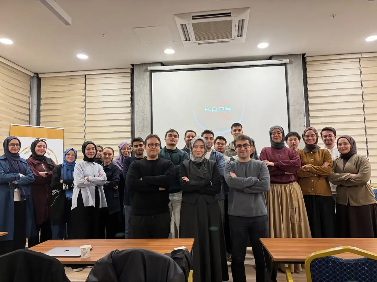 Fatih Sultan Mehmet Üniversitesi'nde Küre Dijital Ansiklopedi İçin Madde Yazma Workshop'u Düzenlendi Fatih Sultan Mehmet Üniversitesi'nde Küre Dijital Ansiklopedi İçin Madde Yazma Workshop'u Düzenlendi