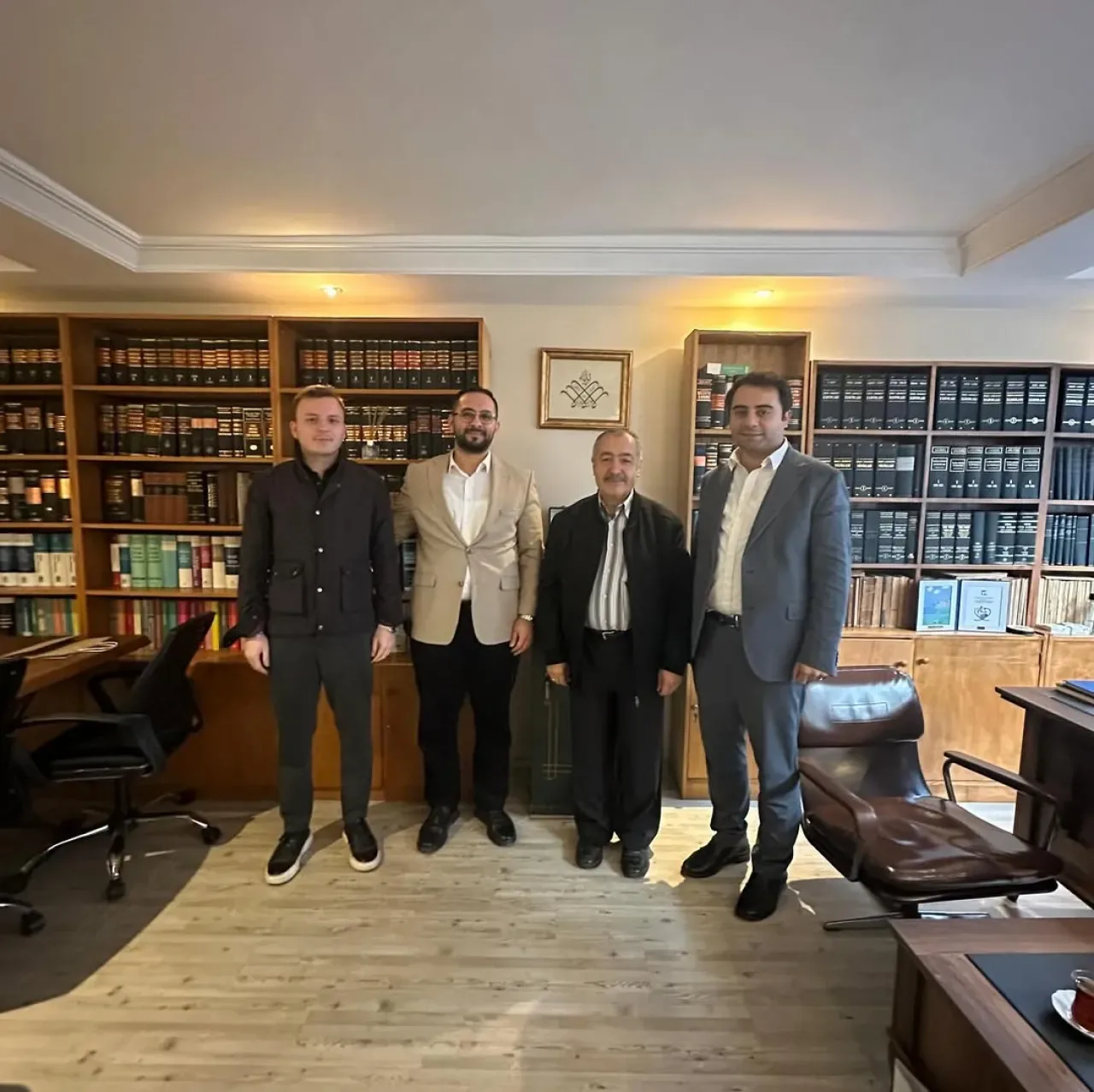AK Parti Üsküdar İlçe Başkanlığı Seçim Komisyonu Avukatlarla Görüştü AK Parti Üsküdar İlçe Başkanlığı Seçim Komisyonu Avukatlarla Görüştü