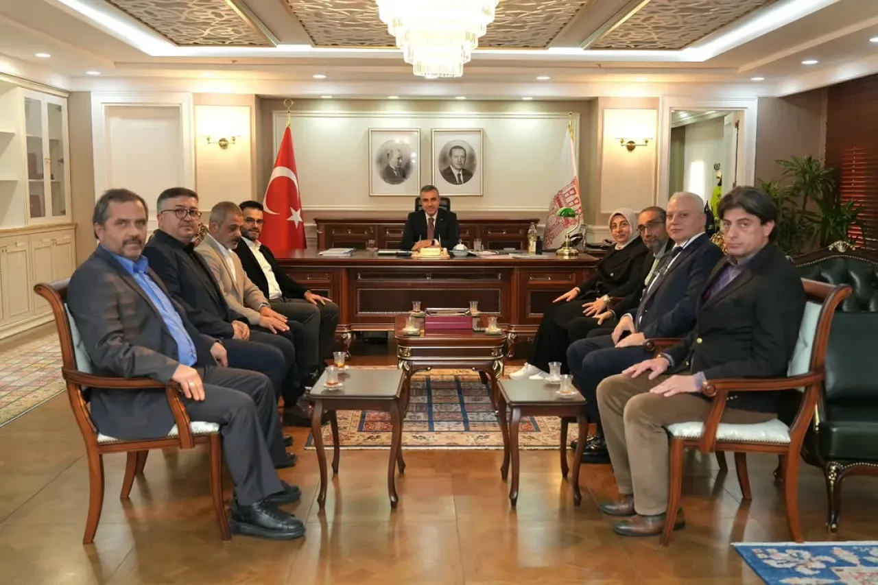 Ensar Vakfı Beyoğlu Yönetimi, Kaymakam Atasoy'u Ziyaret Etti Ensar Vakfı Beyoğlu Yönetimi, Kaymakam Atasoy'u Ziyaret Etti