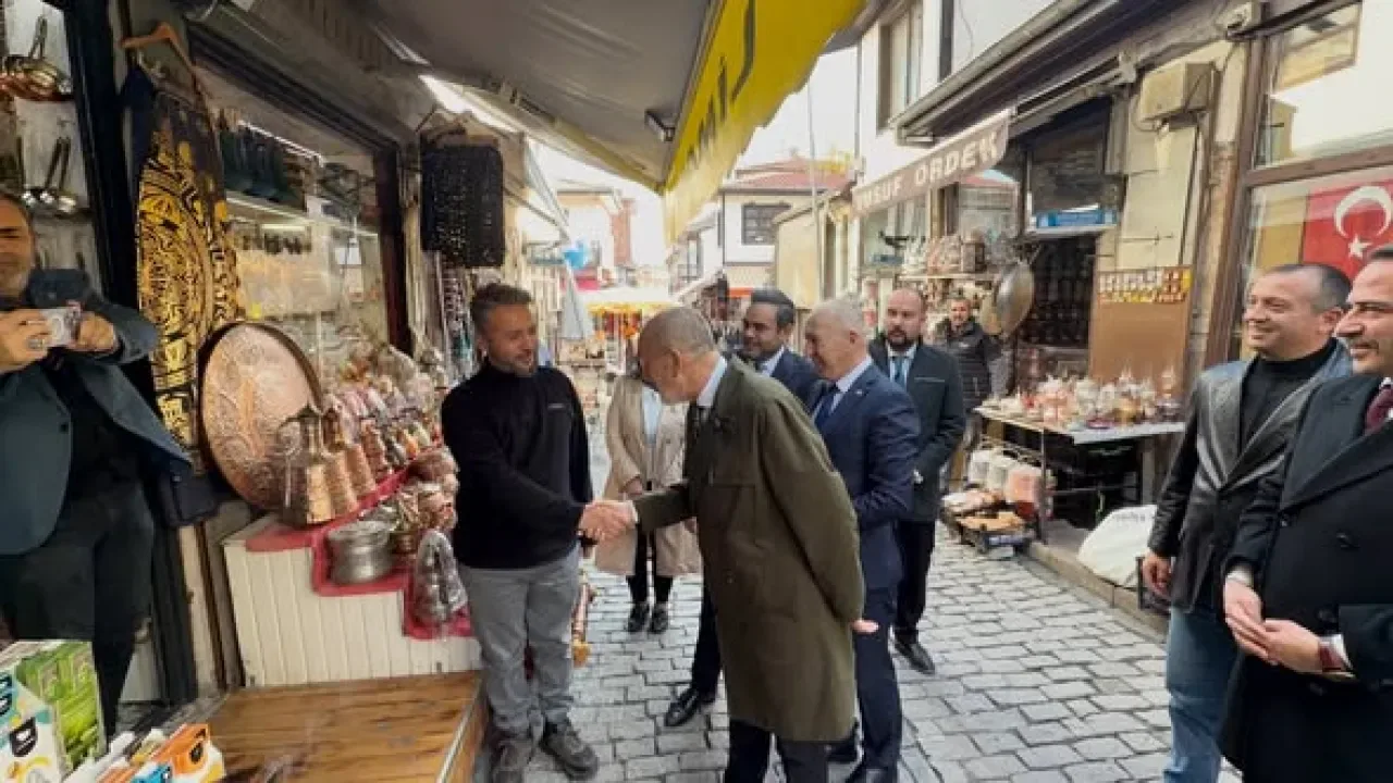 MHP'li Yıldırım, Beypazarı Esnafı ile Dertleşti MHP'li Yıldırım, Beypazarı Esnafı ile Dertleşti