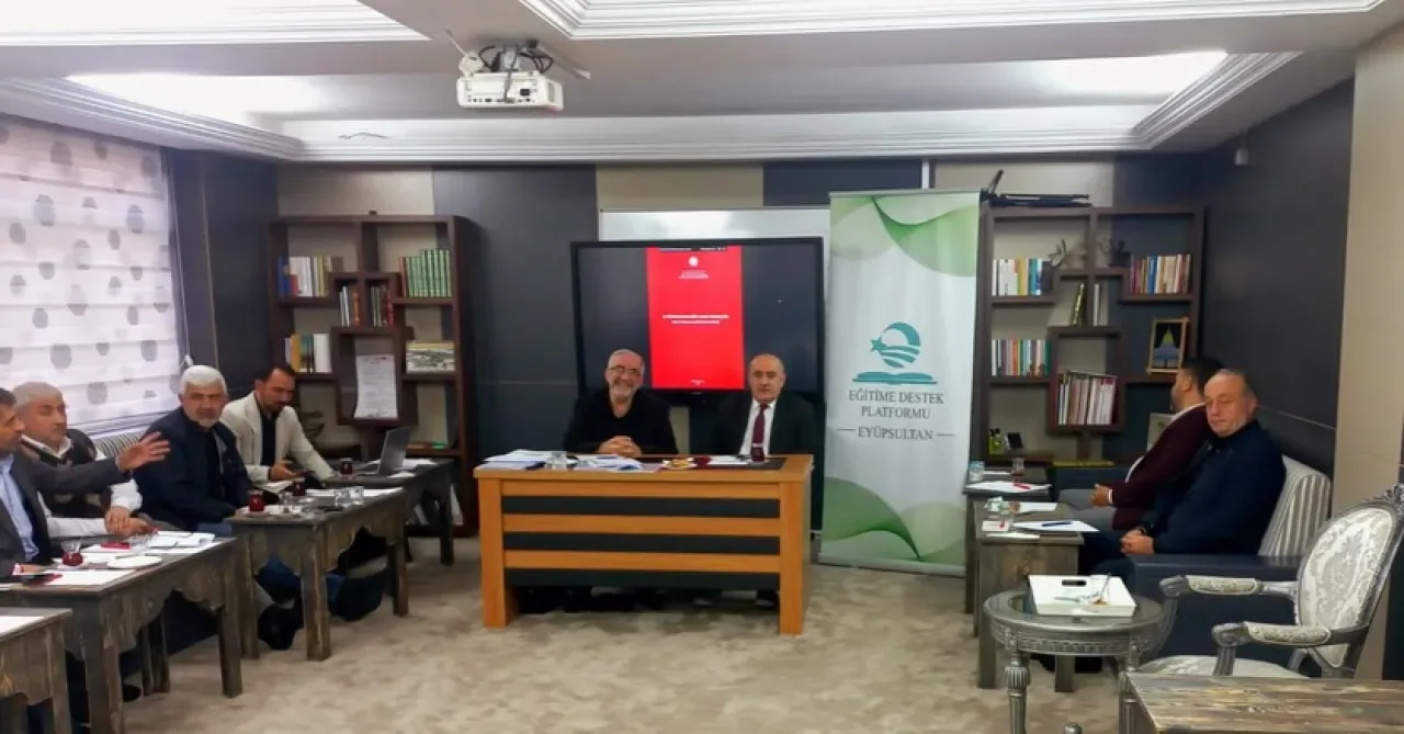 Yeşilay Eyüpsultan Şubesi Eğitim Platformu Toplantısına Katıldı Yeşilay Eyüpsultan Şubesi Eğitim Platformu Toplantısına Katıldı