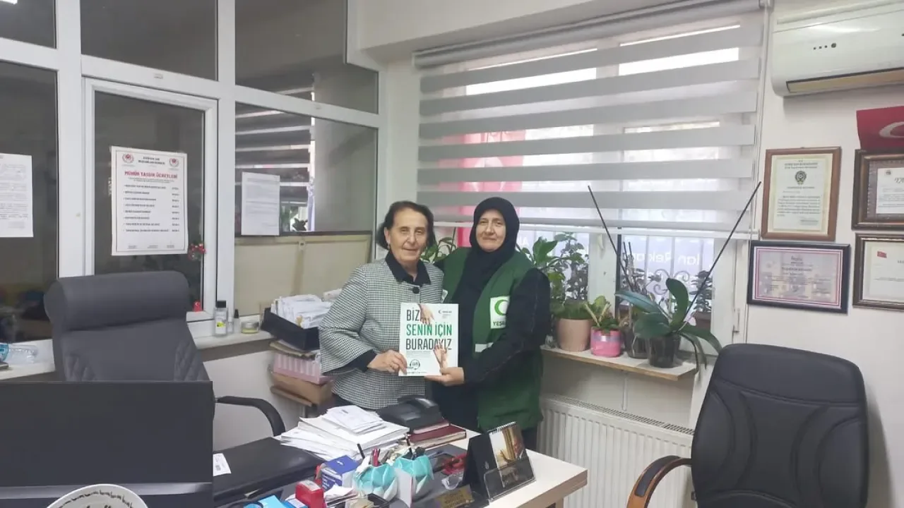 Yeşilay Eyüpsultan Şubesi, Alibeyköy Mahallesi'nde Bağımlılıkla Mücadele İçin Muhtarla Bir Araya Geldi Yeşilay Eyüpsultan Şubesi, Alibeyköy Mahallesi'nde Bağımlılıkla Mücadele İçin Muhtarla Bir Araya Geldi