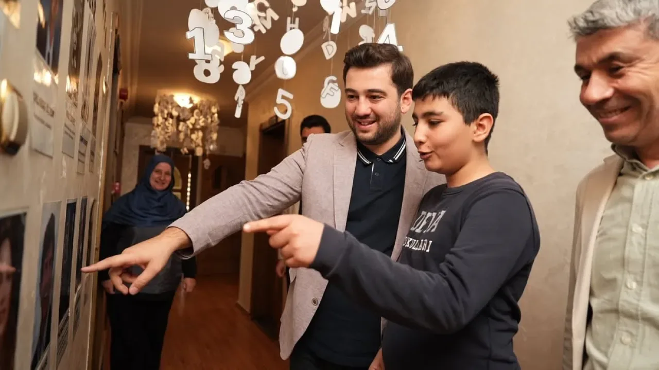 Gaziantep Milletvekili Bozatlı, Pera Özel Eğitim Merkezi'ni Ziyaret Etti Gaziantep Milletvekili Bozatlı, Pera Özel Eğitim Merkezi'ni Ziyaret Etti