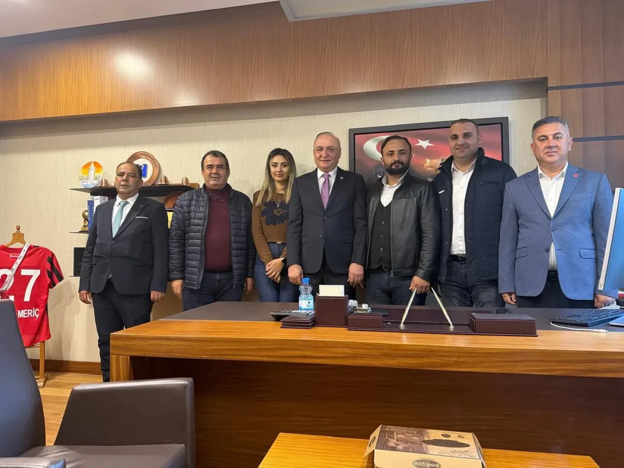 CHP'li Milletvekili Melih Meriç, Gaziantep İlçe Başkanlarıyla Yerel Sorunları Masaya Yatırdı CHP'li Milletvekili Melih Meriç, Gaziantep İlçe Başkanlarıyla Yerel Sorunları Masaya Yatırdı