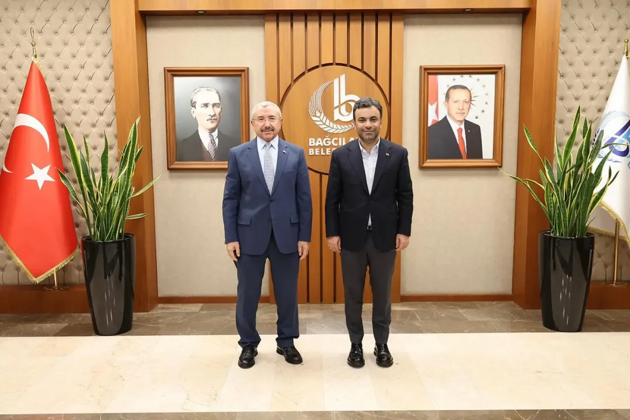 AK Partili İsmail Erdem, Bağcılar Belediye Başkanı Yasin Yıldız'ı Ziyaret Etti AK Partili İsmail Erdem, Bağcılar Belediye Başkanı Yasin Yıldız'ı Ziyaret Etti