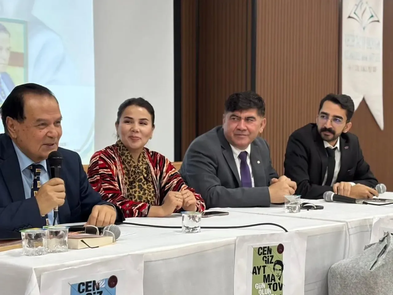 Cengiz Aytmatov Kültür ve Edebiyat Şöleni Sultangazi'de Son Buldu Cengiz Aytmatov Kültür ve Edebiyat Şöleni Sultangazi'de Son Buldu