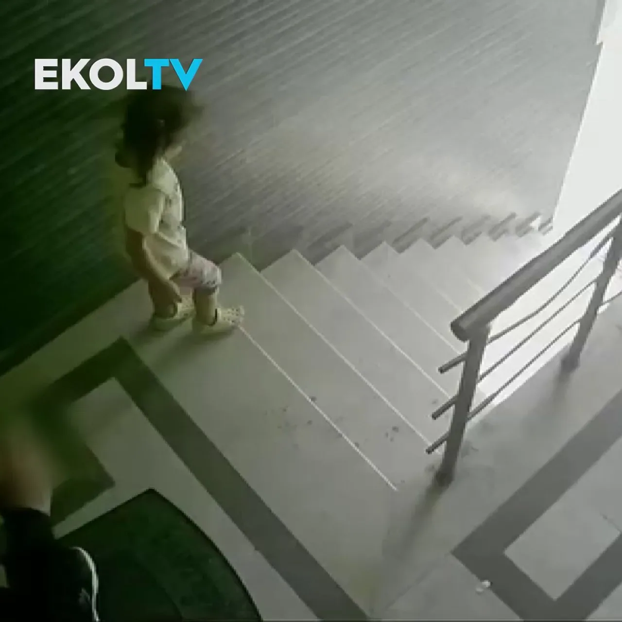 İstanbul'da 3 Yaşındaki Kızına Tekme Atan Babaya Hapis Cezası İstanbul'da 3 Yaşındaki Kızına Tekme Atan Babaya Hapis Cezası