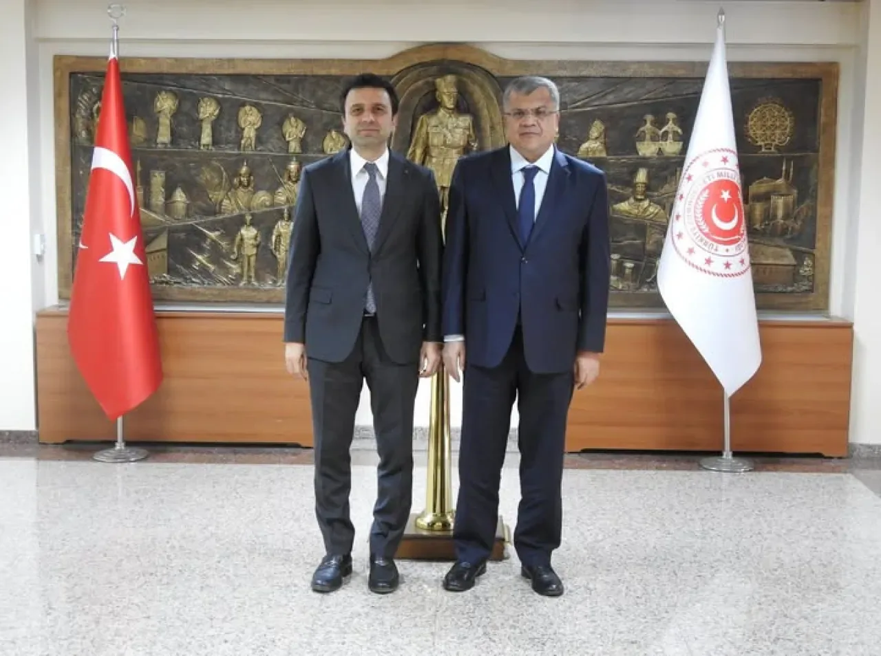 Antalya Milletvekili Mustafa Köse, Milli Savunma Bakan Yardımcısı Bilal Durdalı'yı Ziyaret Etti Antalya Milletvekili Mustafa Köse, Milli Savunma Bakan Yardımcısı Bilal Durdalı'yı Ziyaret Etti