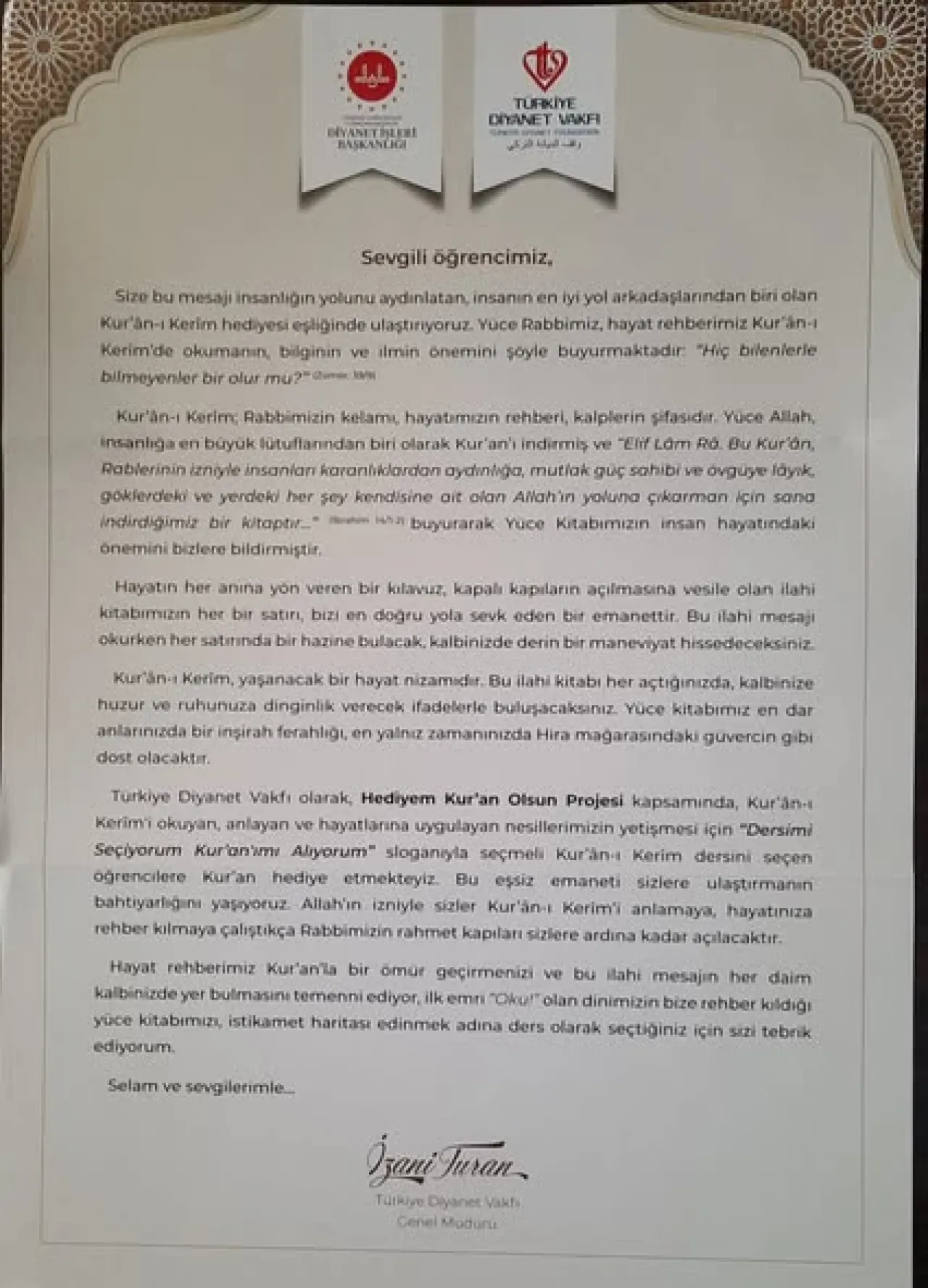 Orhaneli'de Öğrencilere "Dersimi Seçiyorum, Kur'an-ı Kerimimi Alıyorum" Projesi Kapsamında Kitap Hediye Edildi Orhaneli'de Öğrencilere "Dersimi Seçiyorum, Kur'an-ı Kerimimi Alıyorum" Projesi Kapsamında Kitap Hediye Edildi