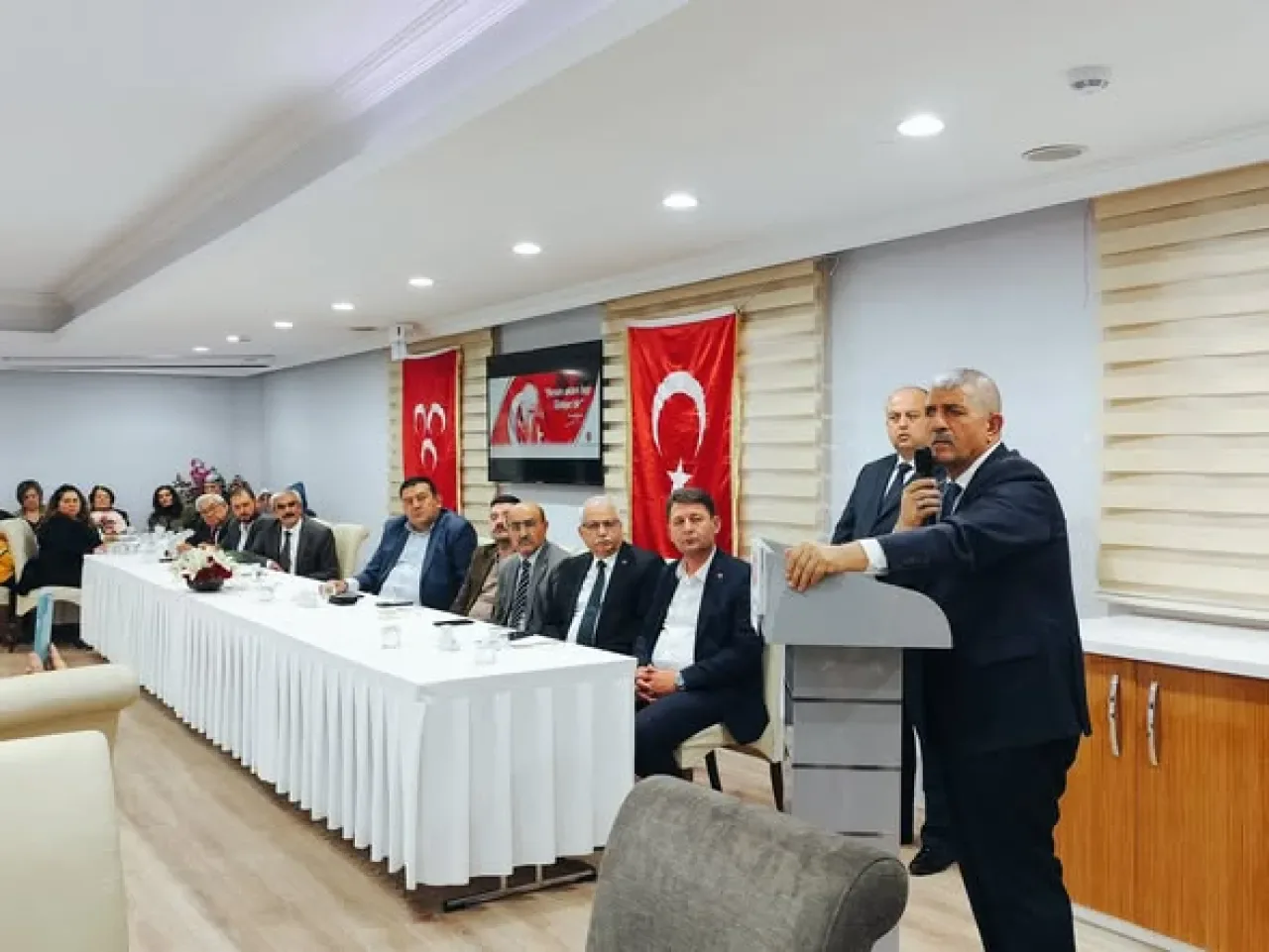 MHP İzmir İl Başkanı Veysel Şahin, Ödemiş'te İlçe Teşkilatları ile Bir Araya Geldi MHP İzmir İl Başkanı Veysel Şahin, Ödemiş'te İlçe Teşkilatları ile Bir Araya Geldi