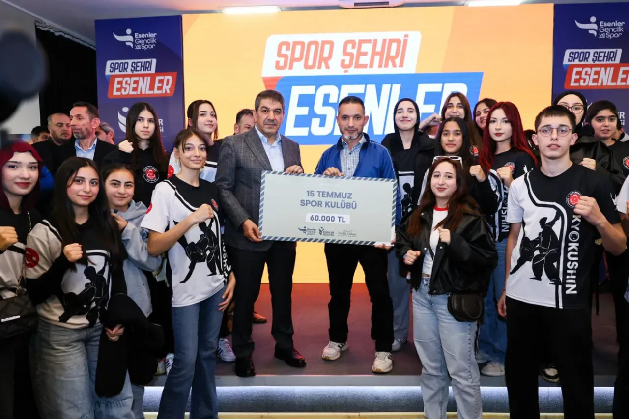Esenler Belediyesi 38 Amatör Spor Kulübüne Malzeme Desteği Sağladı Esenler Belediyesi 38 Amatör Spor Kulübüne Malzeme Desteği Sağladı