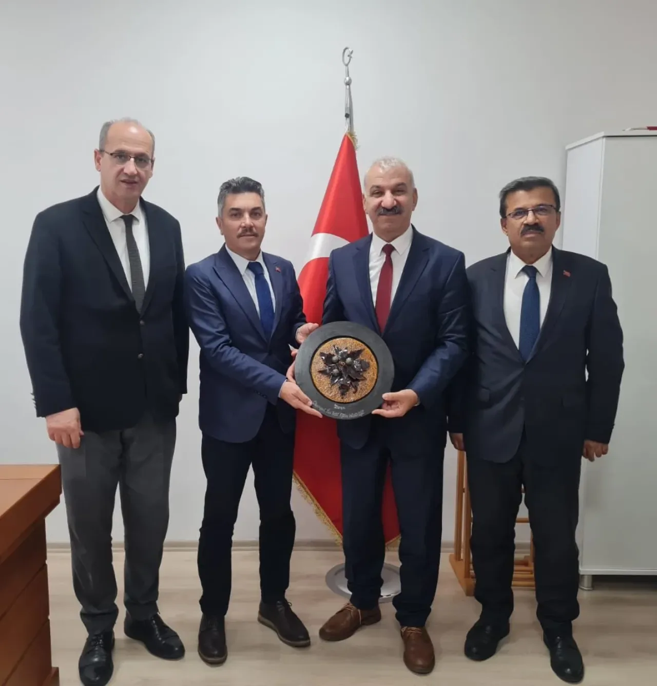 Yıldırım MEM Müdürü Mustafa Sevinç, İlçe Müdürlerini Ziyaret Etti Yıldırım MEM Müdürü Mustafa Sevinç, İlçe Müdürlerini Ziyaret Etti