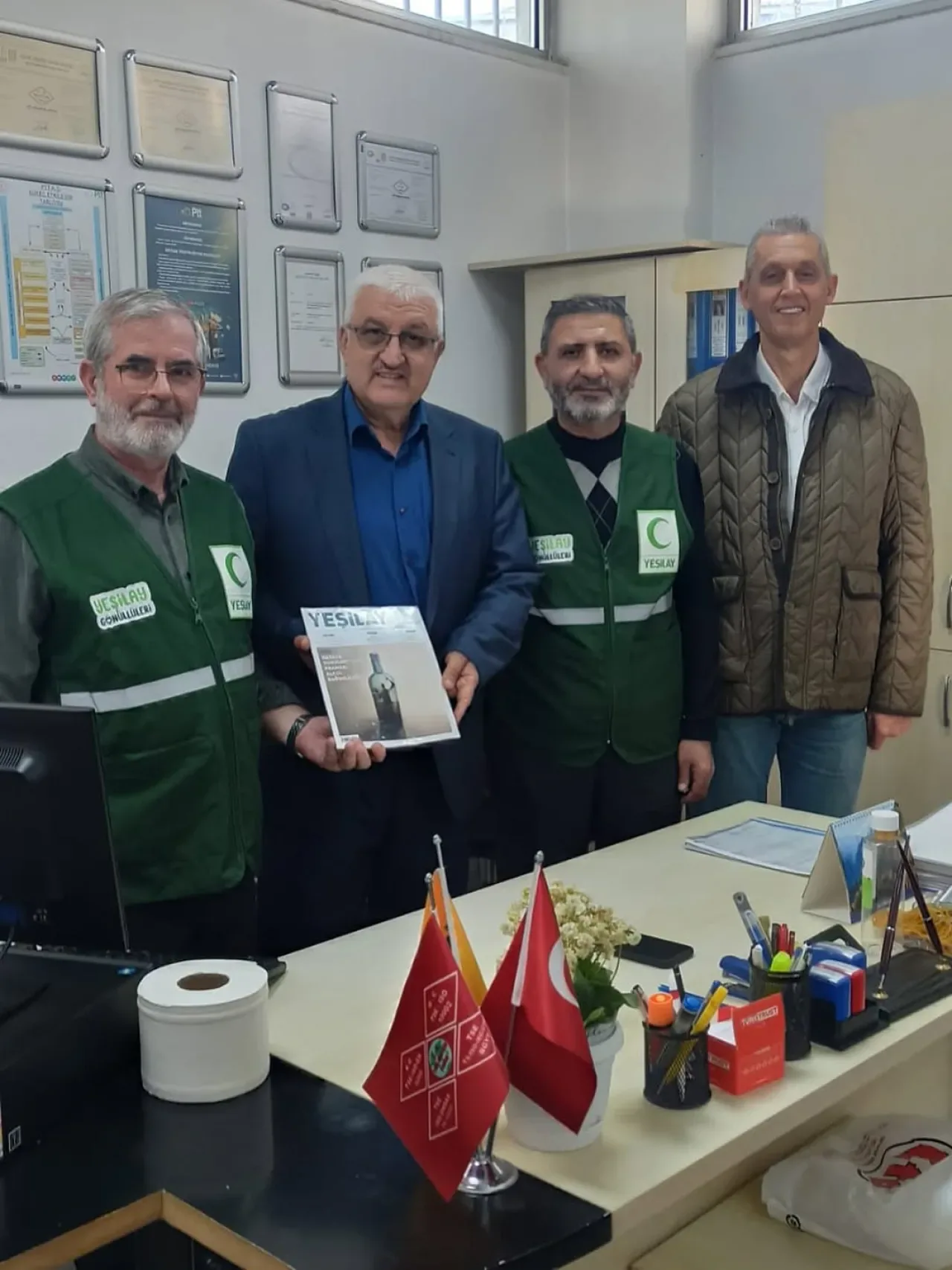 Yeşilay Eyüpsultan Şubesi, Kemerburgaz PTT'de Bağımlılıkla Mücadele Bilgilendirmesi Yaptı Yeşilay Eyüpsultan Şubesi, Kemerburgaz PTT'de Bağımlılıkla Mücadele Bilgilendirmesi Yaptı