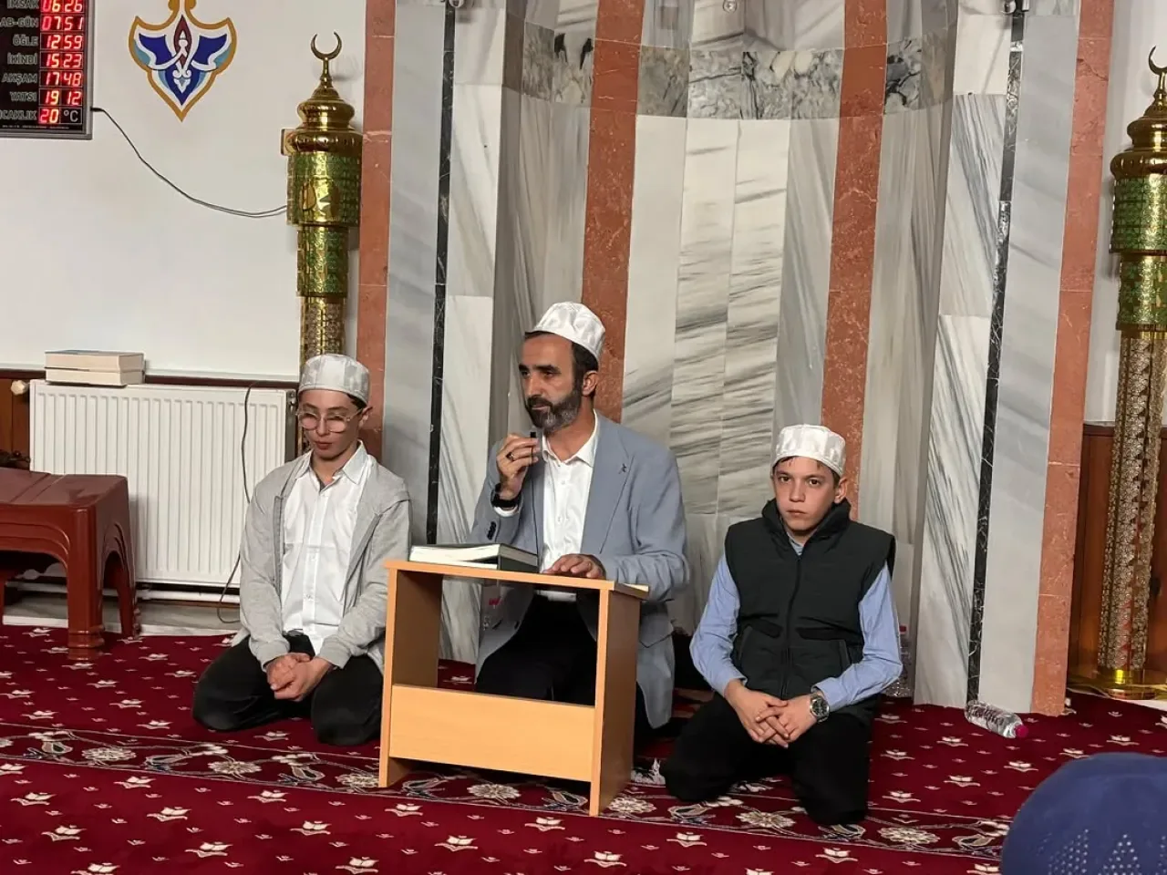 Çatalca'da "Biz Bir Aileyiz" Programı ile Aileler Camide Buluştu Çatalca'da "Biz Bir Aileyiz" Programı ile Aileler Camide Buluştu