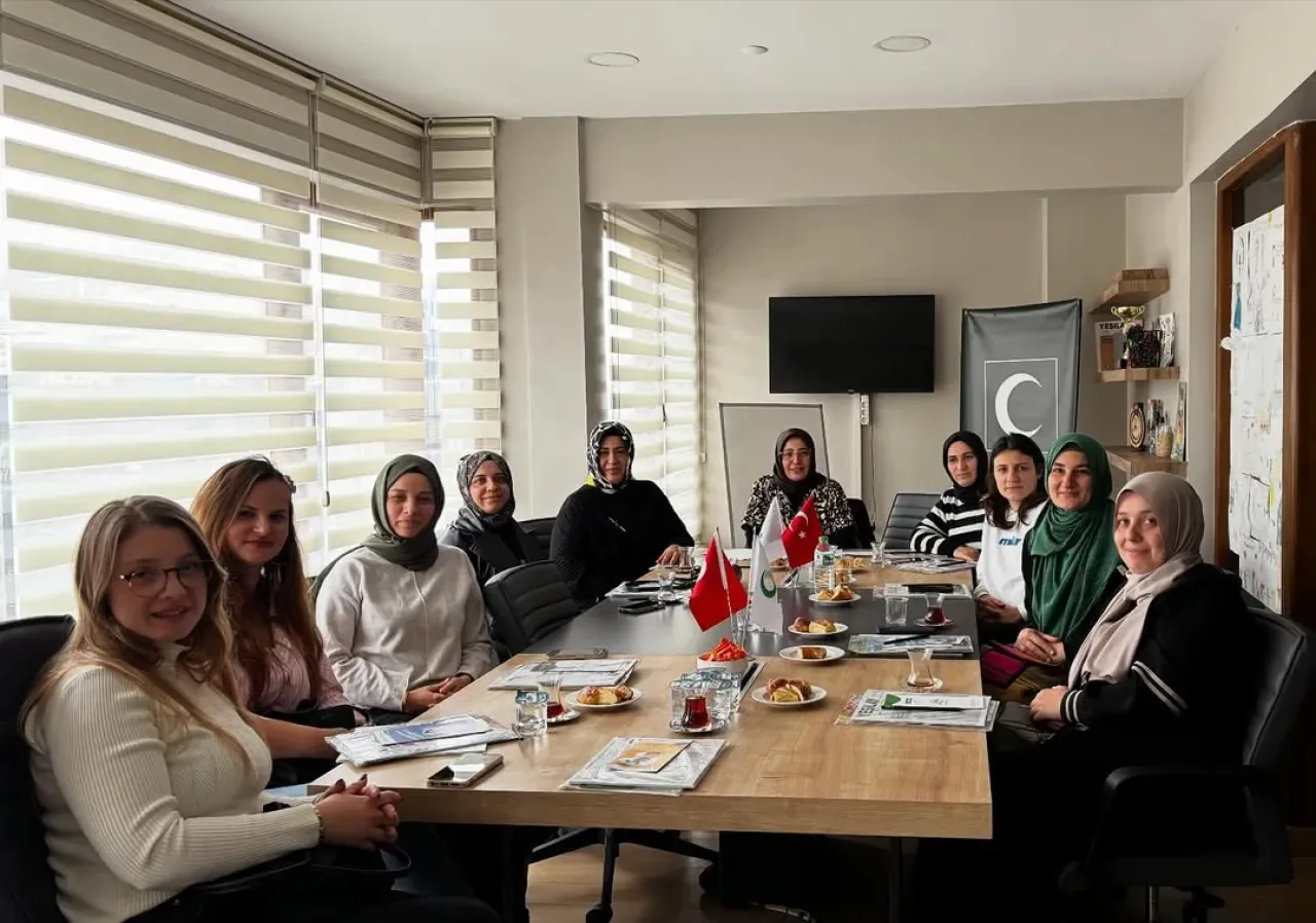 Yeşilay Üsküdar, Okul Aile Birlikleriyle Bağımlılıkla Mücadele İçin Bir Araya Geldi Yeşilay Üsküdar, Okul Aile Birlikleriyle Bağımlılıkla Mücadele İçin Bir Araya Geldi
