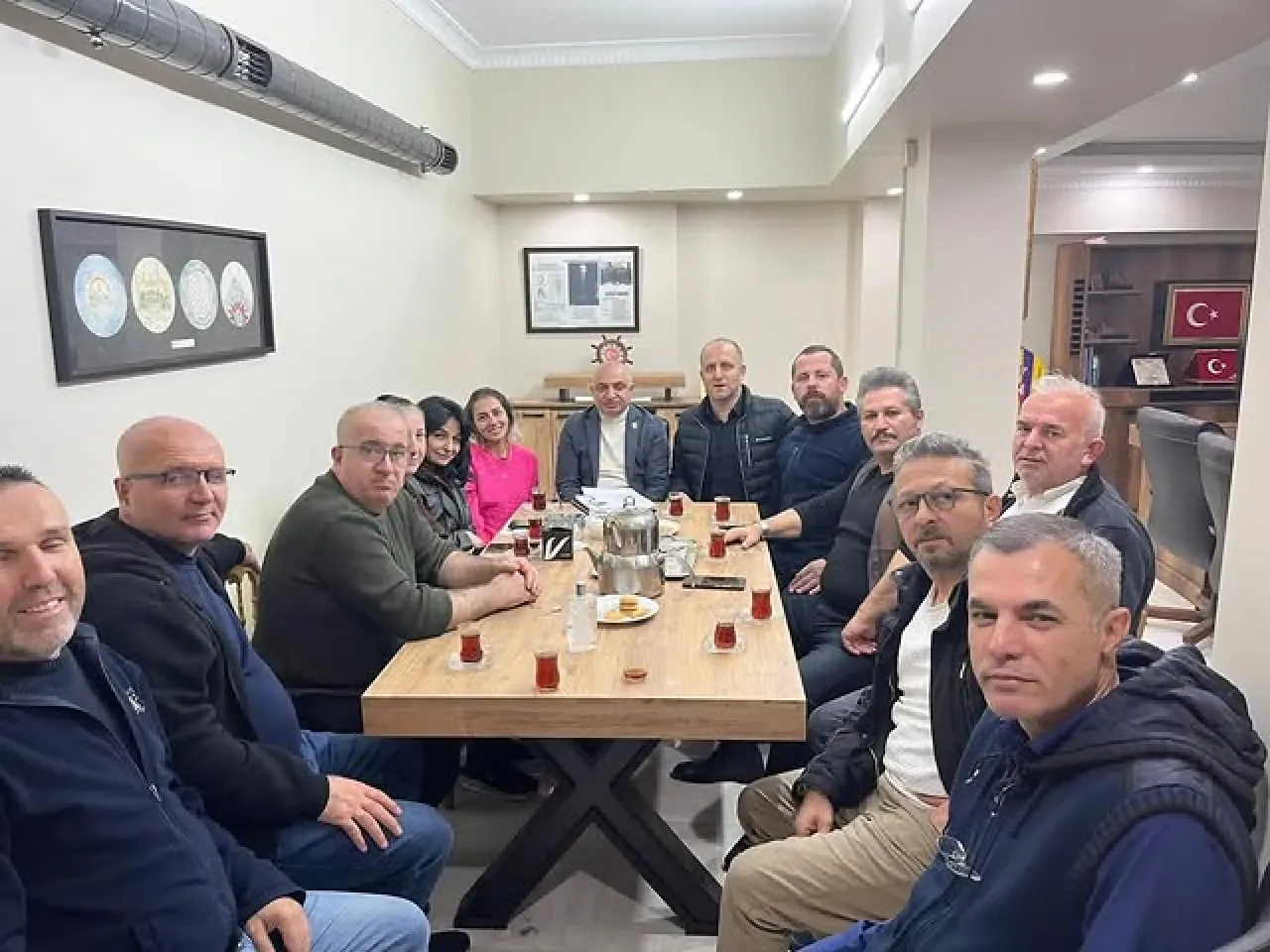 AK Parti Eyüpsultan, Mahalle Toplantılarıyla Vatandaşla İletişimi Güçlendiriyor AK Parti Eyüpsultan, Mahalle Toplantılarıyla Vatandaşla İletişimi Güçlendiriyor