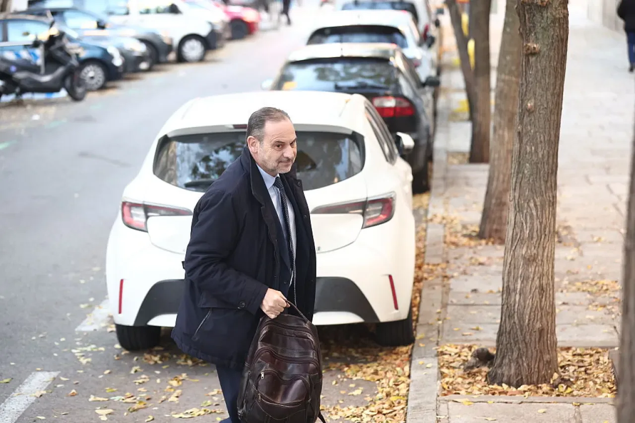 Eski İspanya Bakanı ve Yardımcısı, Yolsuzluk Soruşturması Kapsamında Tutuklandı Eski İspanya Bakanı ve Yardımcısı, Yolsuzluk Soruşturması Kapsamında Tutuklandı