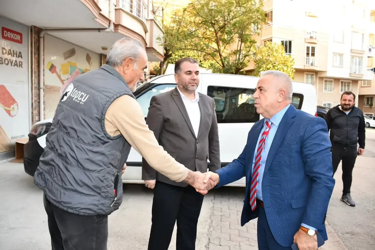 Çekmeköy Kaymakamı Resul Çelik, Esnaf Ziyaretlerini Sürdürüyor Çekmeköy Kaymakamı Resul Çelik, Esnaf Ziyaretlerini Sürdürüyor