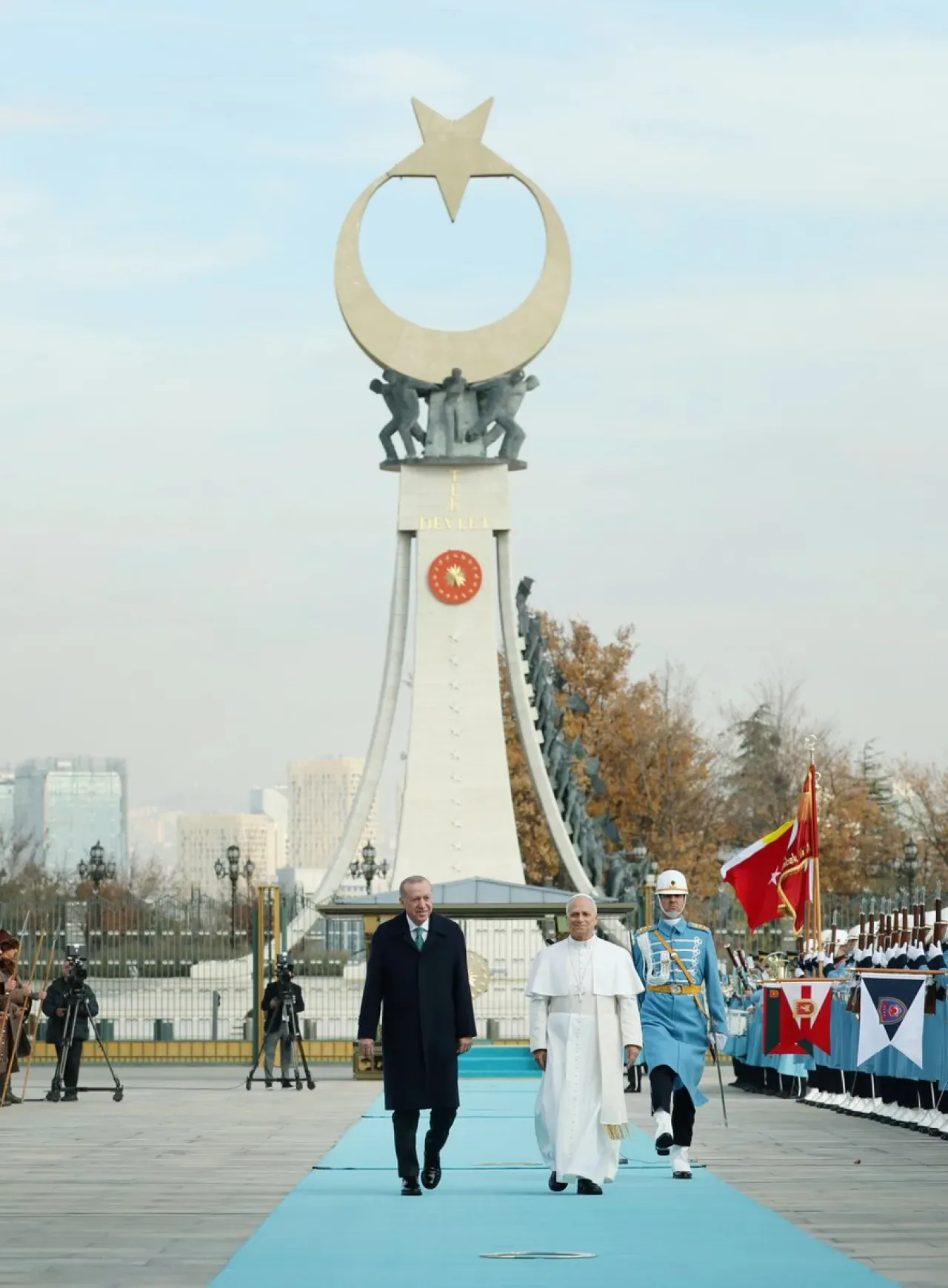 Papa 14. Leo'nun İlk Yurt Dışı Ziyareti Türkiye'ye: Küresel Barış ve İnsani Meseleler Görüşüldü Papa 14. Leo'nun İlk Yurt Dışı Ziyareti Türkiye'ye: Küresel Barış ve İnsani Meseleler Görüşüldü