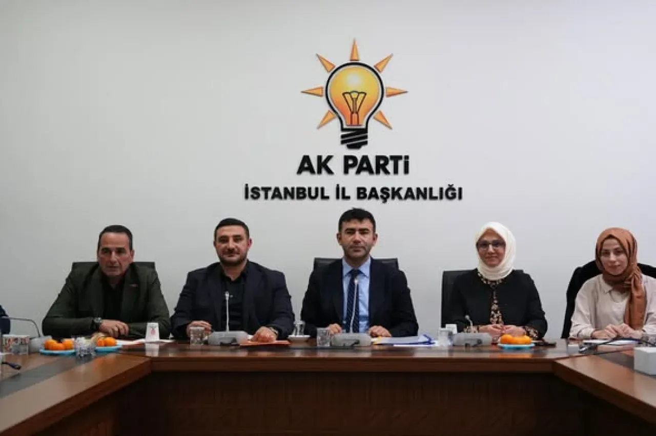 AK Parti Arnavutköy'de Sağlık Politikaları Toplantısı Düzenledi AK Parti Arnavutköy'de Sağlık Politikaları Toplantısı Düzenledi