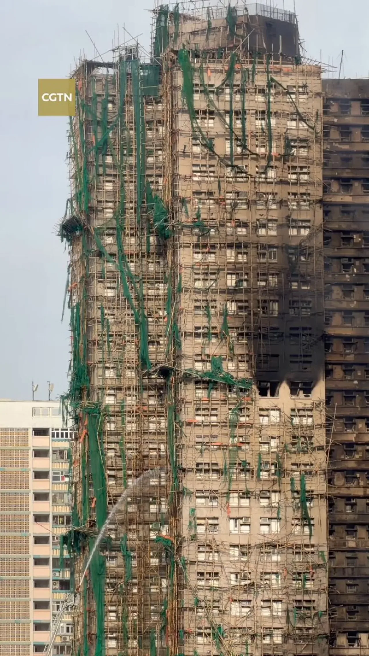 Hong Kong'un Tai Po Bölgesinde Çıkan Yangında Can Kaybı 65'e Yükseldi Hong Kong'un Tai Po Bölgesinde Çıkan Yangında Can Kaybı 65'e Yükseldi