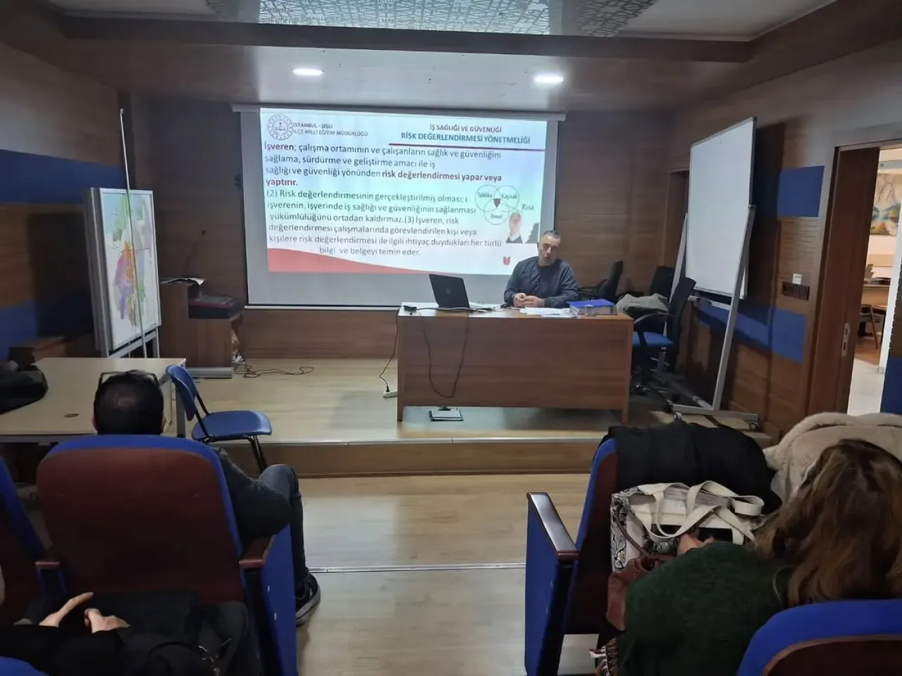 Şişli'de Okul Risk Değerlendirme Ekipleri Eğitim Aldı Şişli'de Okul Risk Değerlendirme Ekipleri Eğitim Aldı