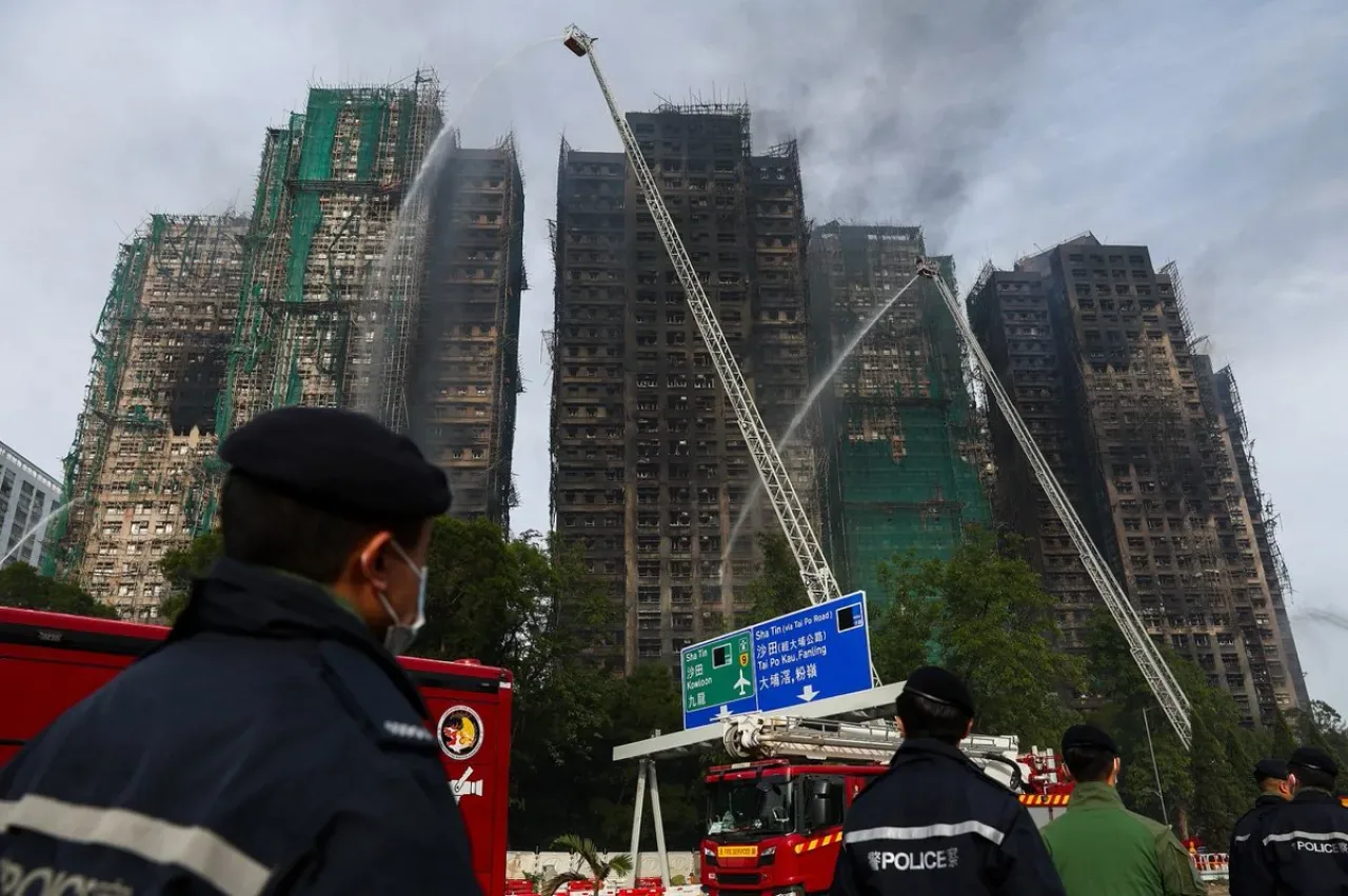 Hong Kong Sanatçıları Tai Po Yangını Mağdurları İçin Sosyal Medyada Seferber Oldu Hong Kong Sanatçıları Tai Po Yangını Mağdurları İçin Sosyal Medyada Seferber Oldu