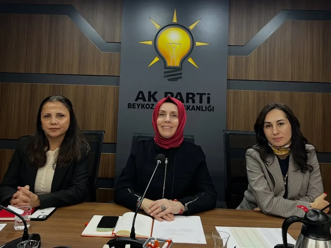 AK Parti İstanbul Kadın Kolları Beykoz'da Yönetim Kurulu Toplantısı Yapıldı AK Parti İstanbul Kadın Kolları Beykoz'da Yönetim Kurulu Toplantısı Yapıldı