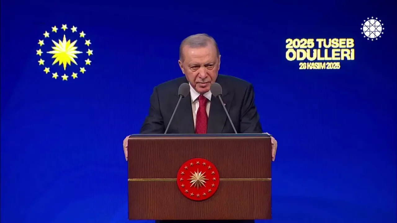 Deprem Sonrası Sağlık Altyapısı Güçlendirildi: Yeni Hastaneler Hizmete Giriyor Deprem Sonrası Sağlık Altyapısı Güçlendirildi: Yeni Hastaneler Hizmete Giriyor