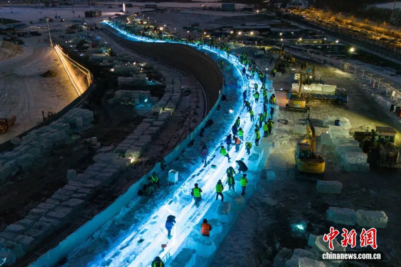 Harbin'de Devasa Buz ve Kar Dünyası İnşaatı Başladı Harbin'de Devasa Buz ve Kar Dünyası İnşaatı Başladı