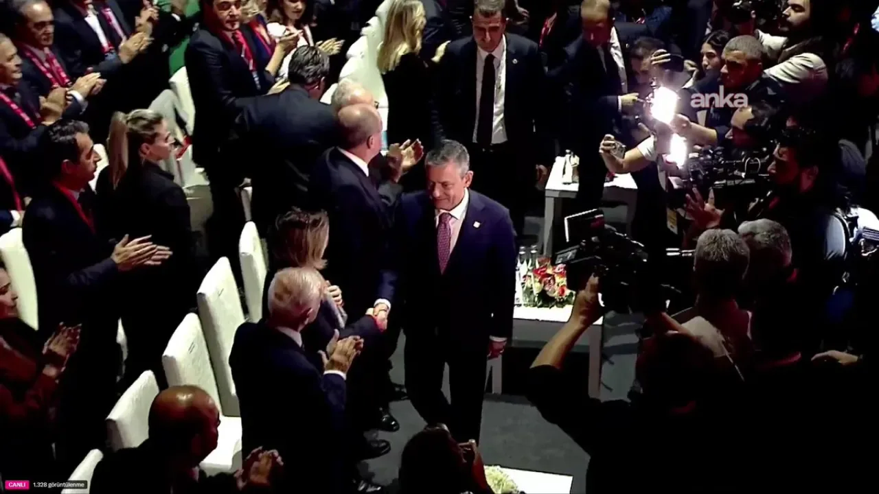 CHP'nin "Şimdi İktidar Zamanı" Temalı 39. Olağan Kurultayı Başladı CHP'nin "Şimdi İktidar Zamanı" Temalı 39. Olağan Kurultayı Başladı